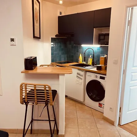 #hn - F2 Avec Balcon Pied De La Gare *