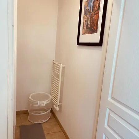 #hn - F2 Avec Balcon Pied De La Gare